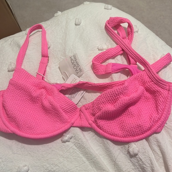 Maui top in neon pink crinkle - Picture 4 of 7